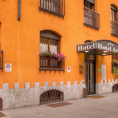 Hotel Ares Milán