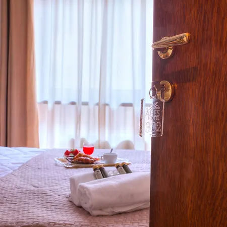 アレス ホテル 3*